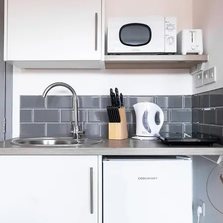 Sienna Longton Studio 2C - Wi-Fi, Alton Towers, Netflix Stoke-on-Trent Esterno foto