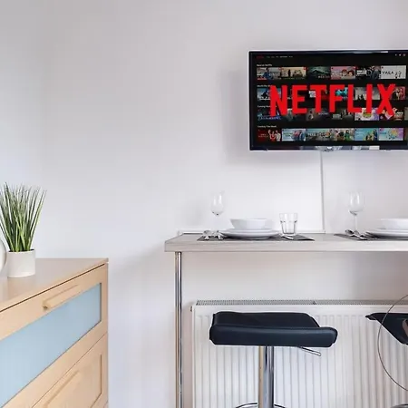 Sienna Longton Studio 2C - Wi-Fi, Alton Towers, Netflix Stoke-on-Trent Esterno foto
