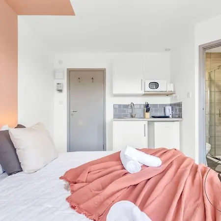 Sienna Longton Studio 2C - Wi-Fi, Alton Towers, Netflix Stoke-on-Trent Esterno foto