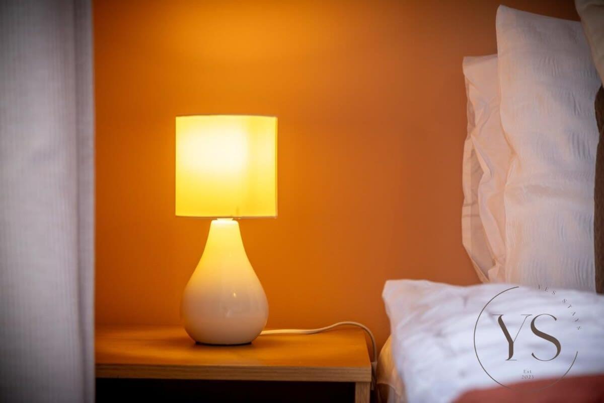 Sienna Longton 2c - Wi-fi, Alton Towers, Netflix *