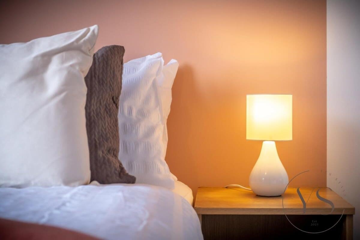 Sienna Longton 2c - Wi-fi, Alton Towers, Netflix * Stoke-on-Trent